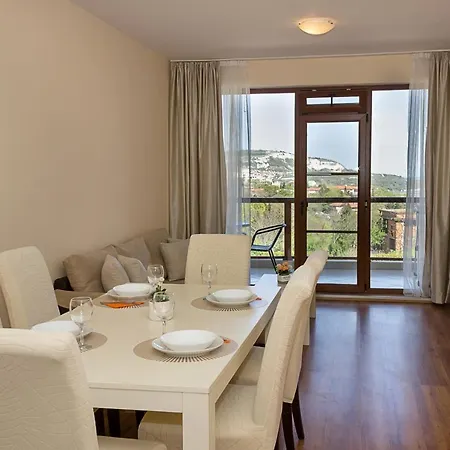 Stunning 2bd Flat With Sea Views & Pool By Flat Mаnager Apartment
